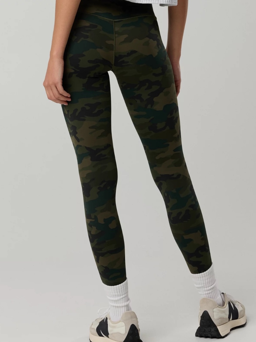 Old Navy Green Camo High-Waist Leggings w/ pockets - S